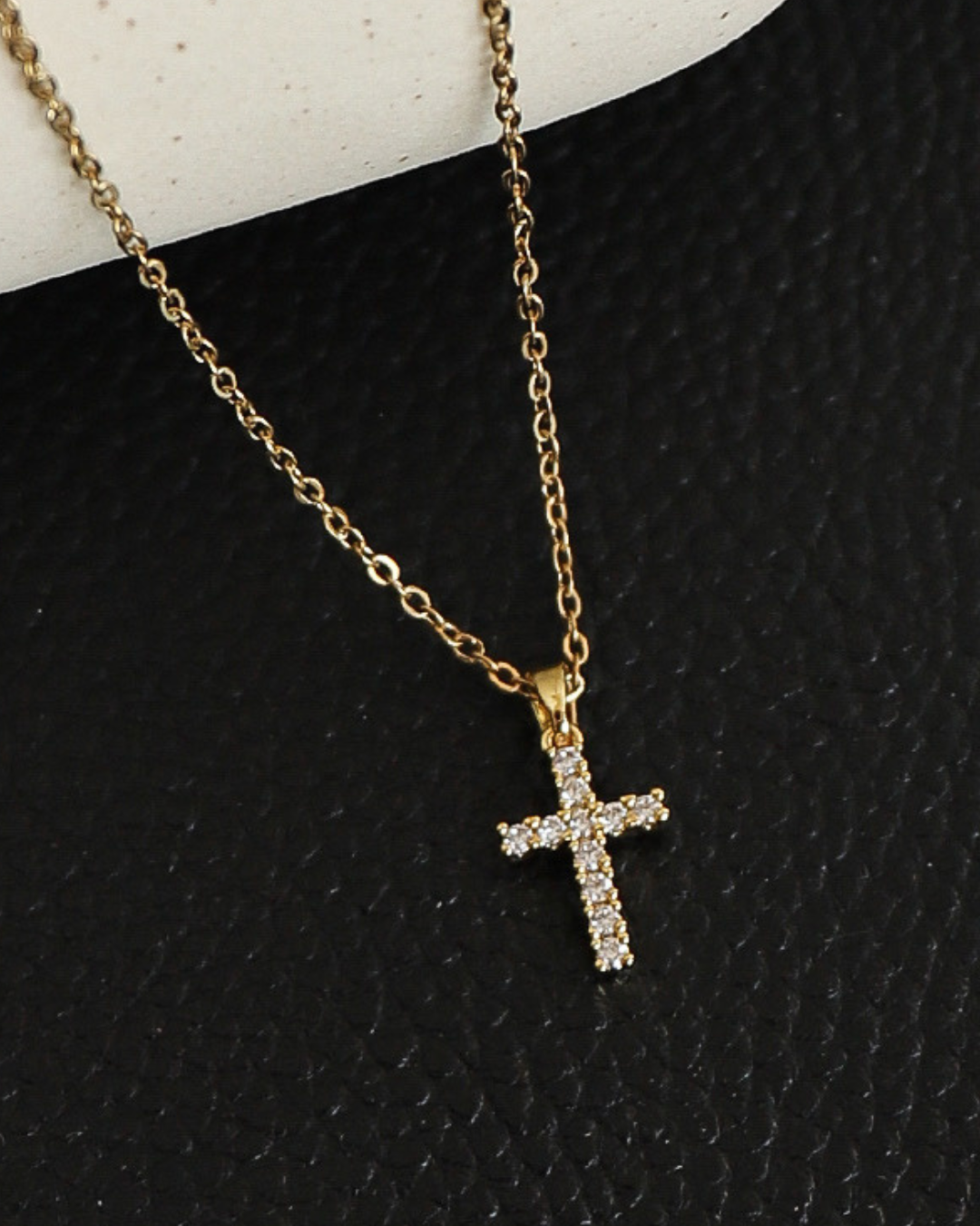 Cadena mini cruz dorado