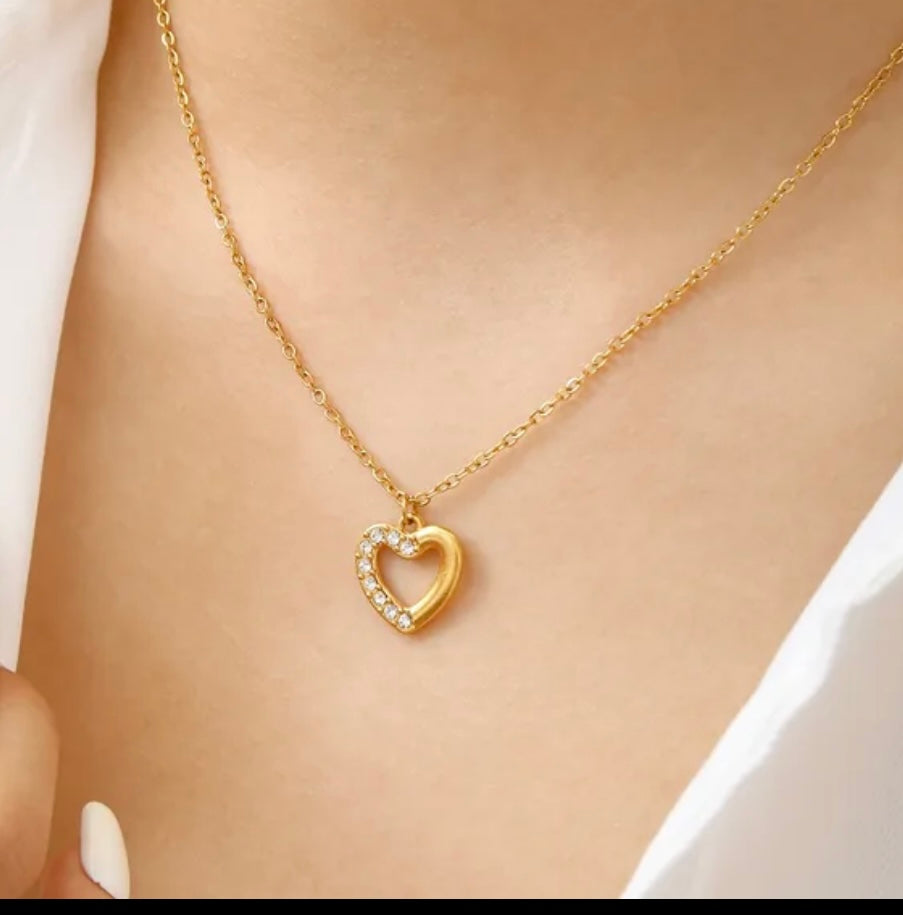 Cadena corazón con diamantes