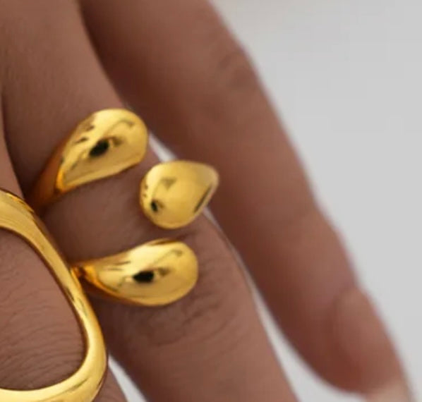 Anillo tres gotas dorado