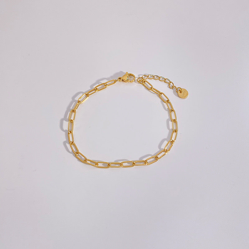 Pulsera tipo clip dorado
