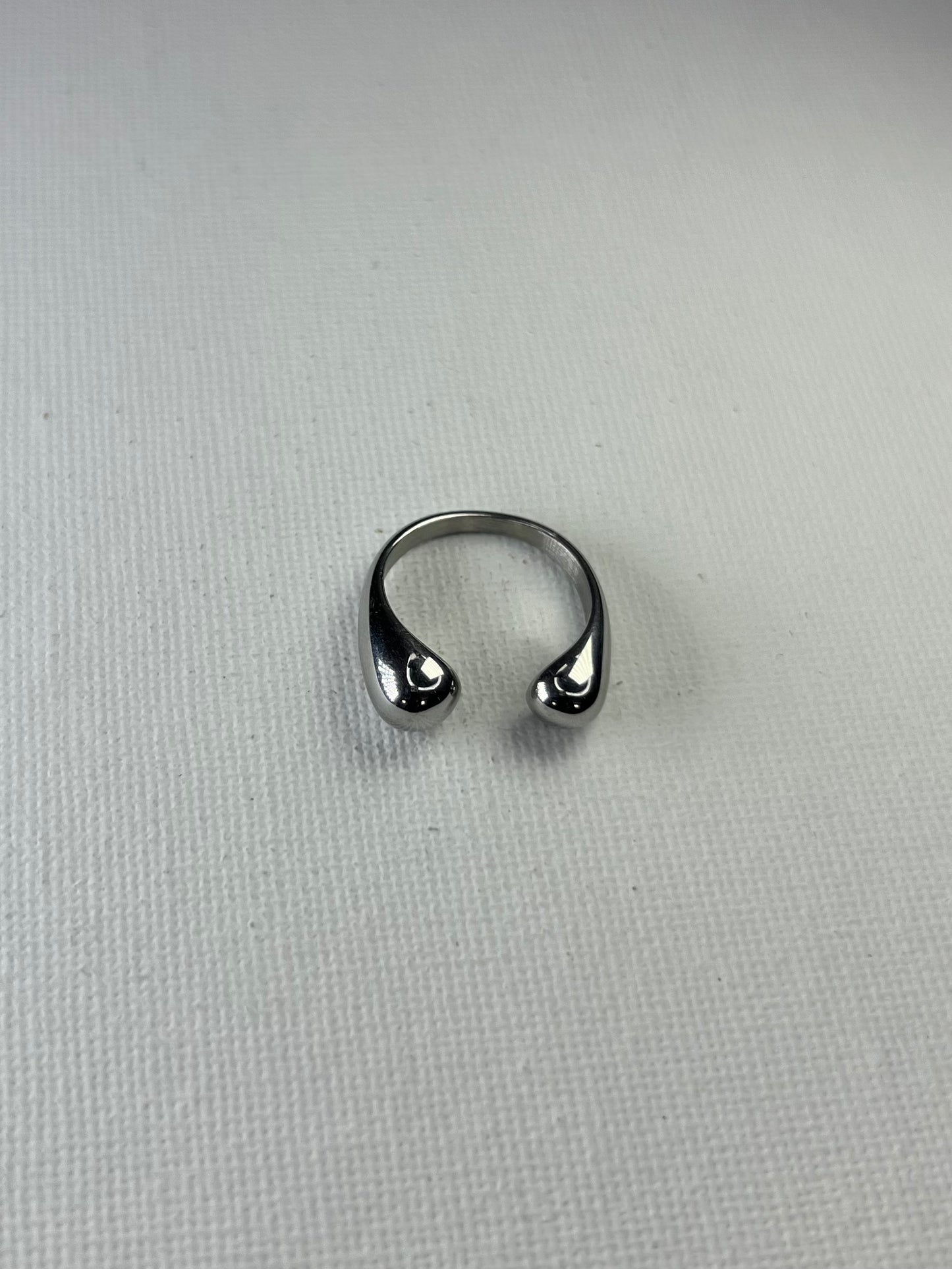 Anillo abierto gota plateado