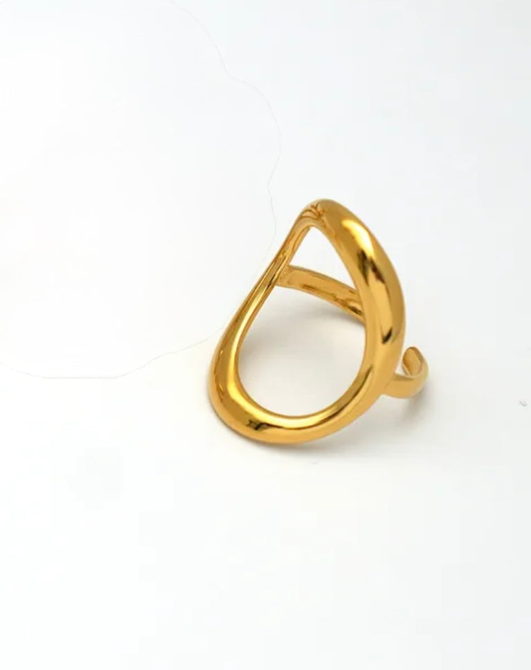 Anillo óvalo mediano dorado