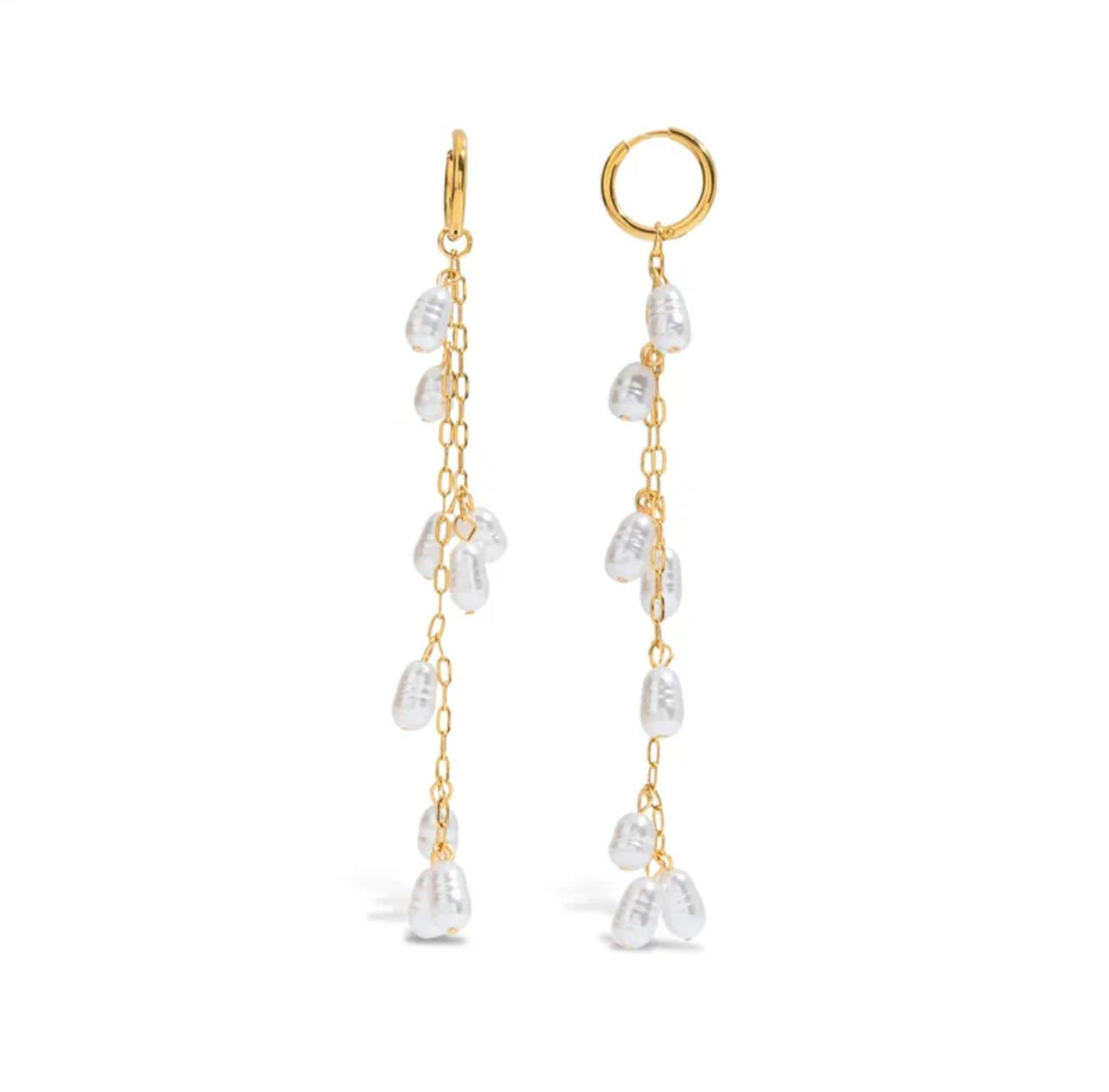 Aretes largos con perlas
