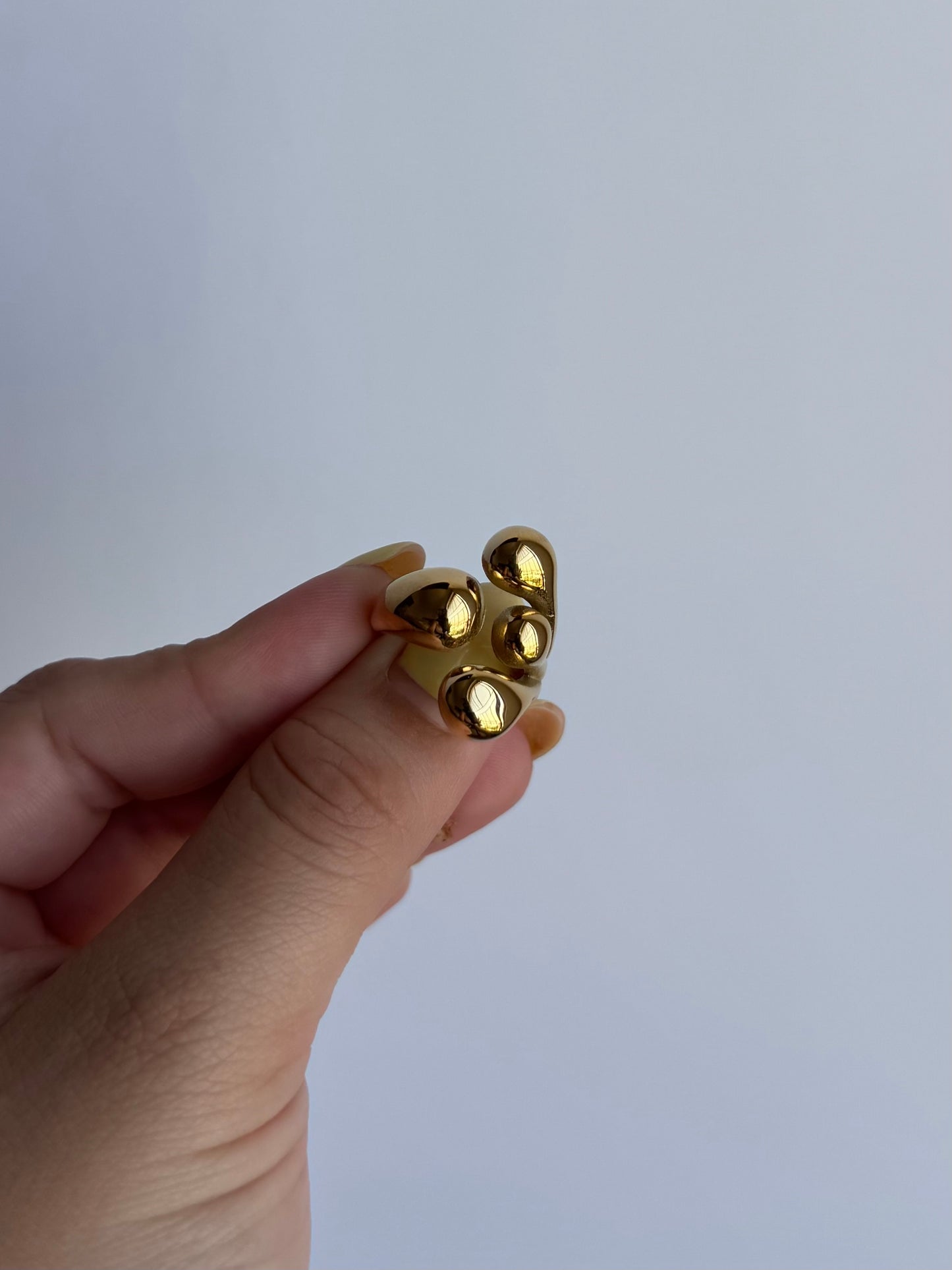 Anillo chunky cuatro círculos dorado