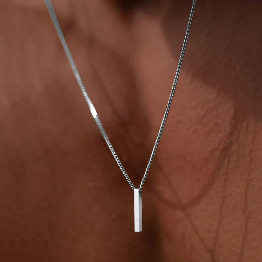 Cadena l plateado hombre