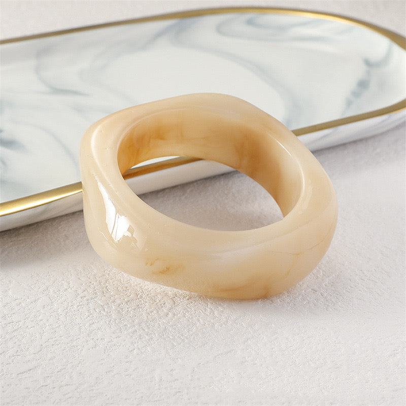 Pulsera acrílico blanca