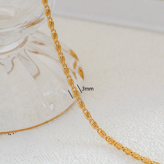 Cadena estilo simple dorada