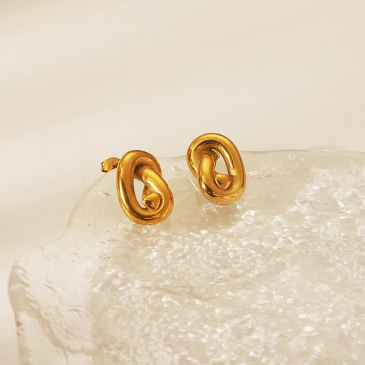 Aretes nudo dorado pequeño
