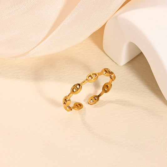 Anillo dorado pequeño