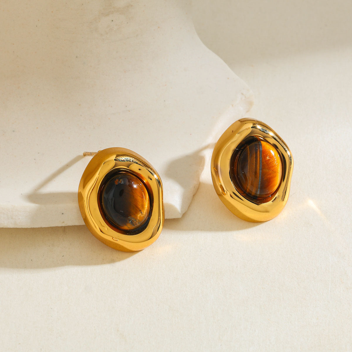 Aretes dorado con café