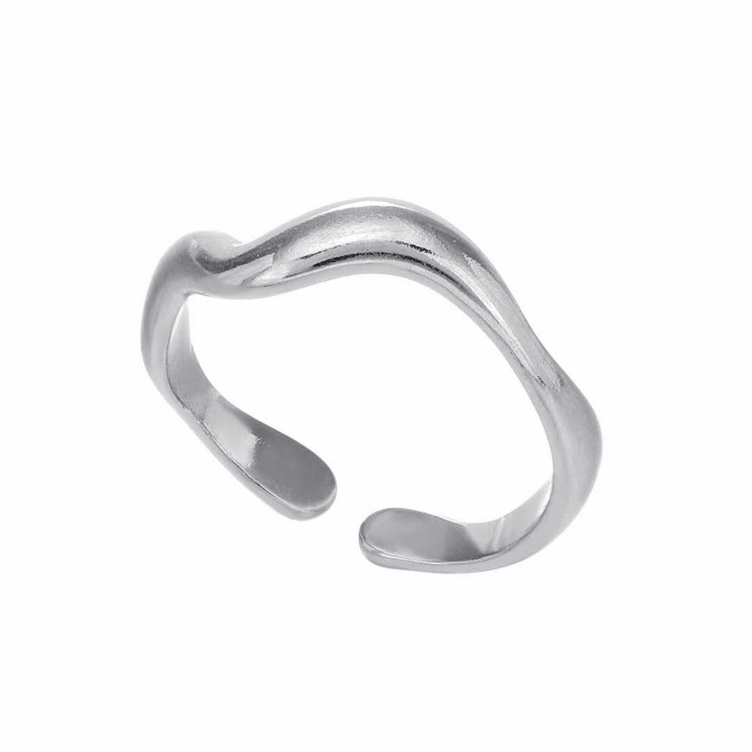 Anillo delgado irregular plateado